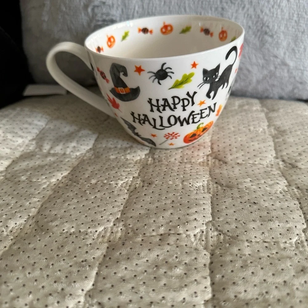 Portobello by design Halloween coffee mug 31/2” length